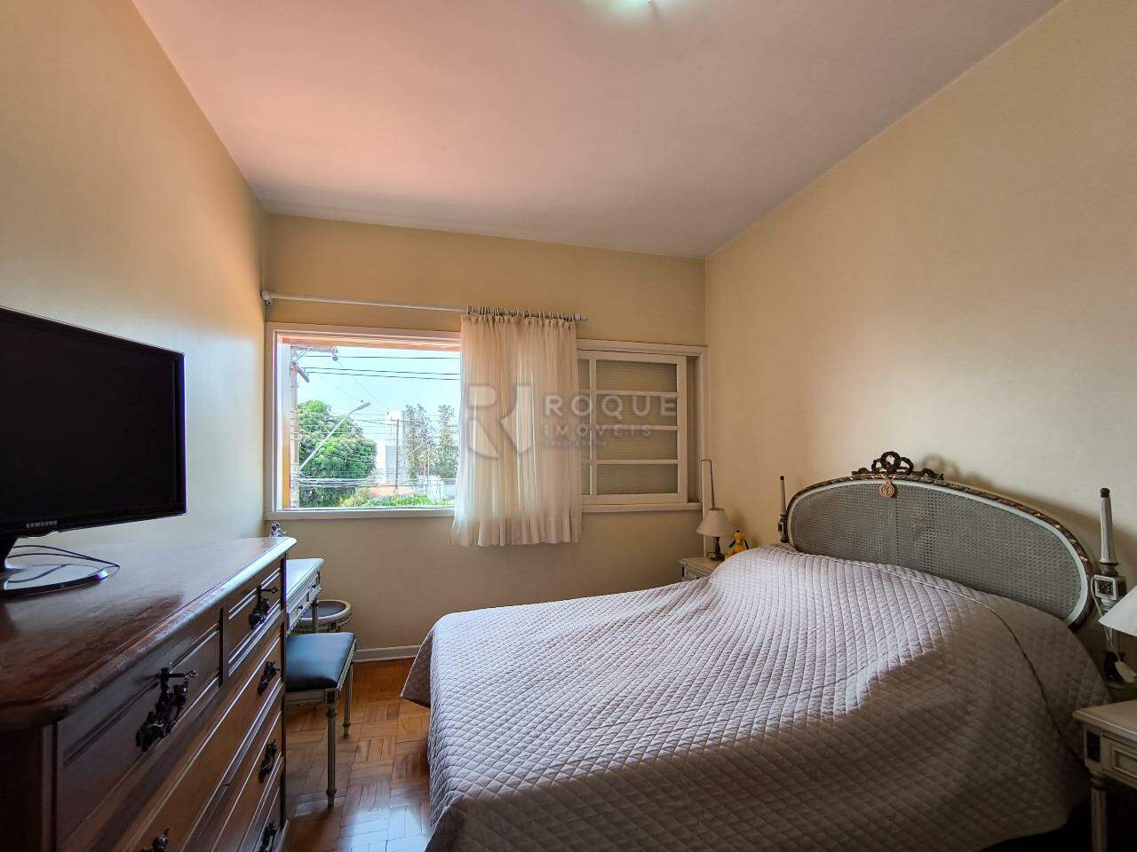 Casa Residencial à venda no bairro Jardim Mercedes: SUÍTE