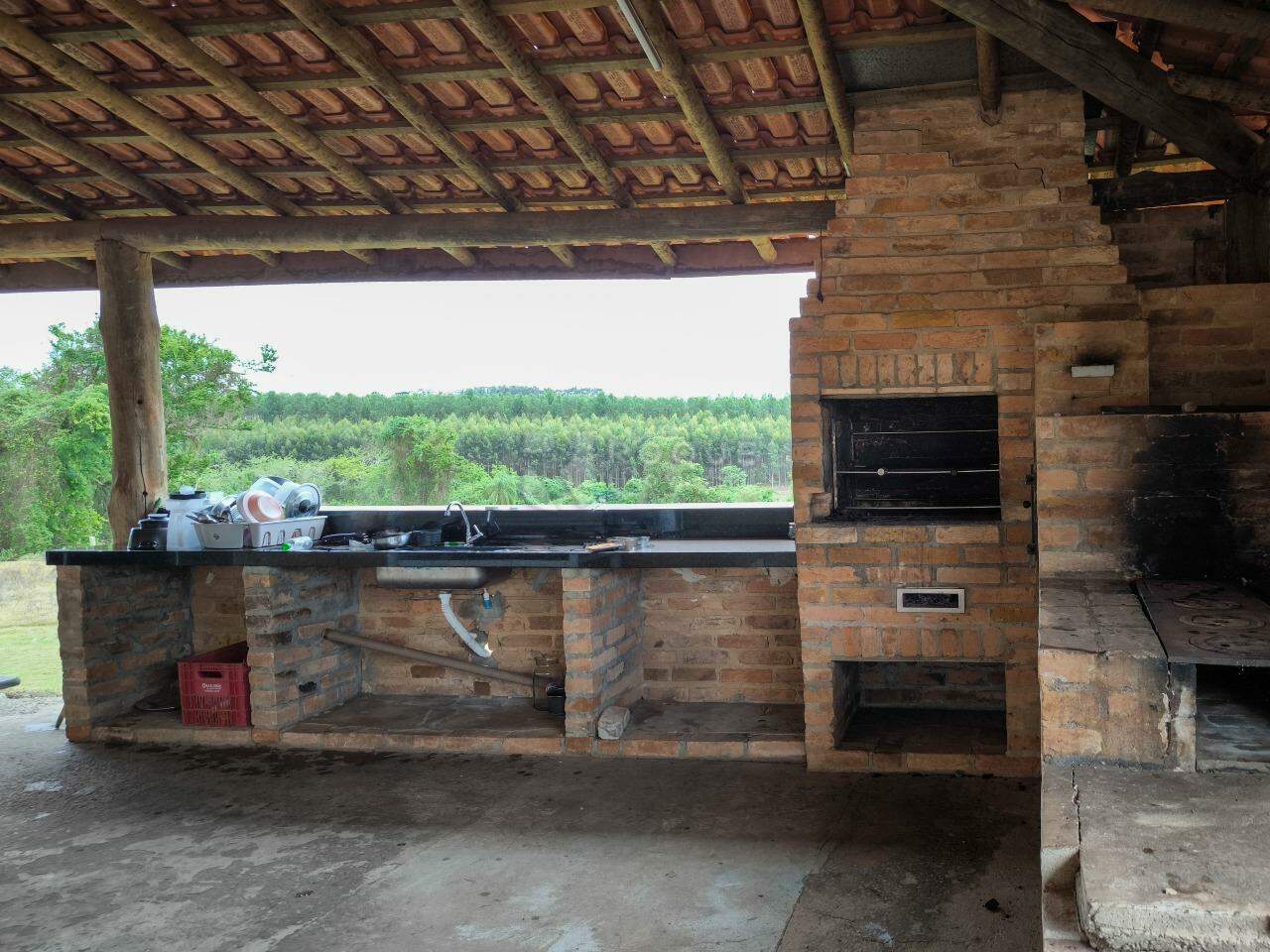 Chácara à venda no bairro Ribeirão do Pinhal: ÁREA GOURMET