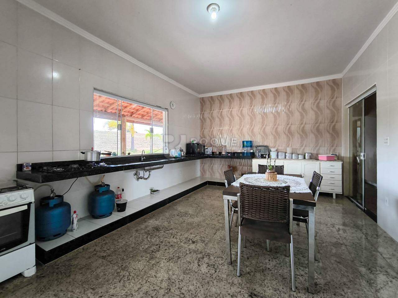 Chácara à venda no bairro Ribeirão do Pinhal: COZINHA