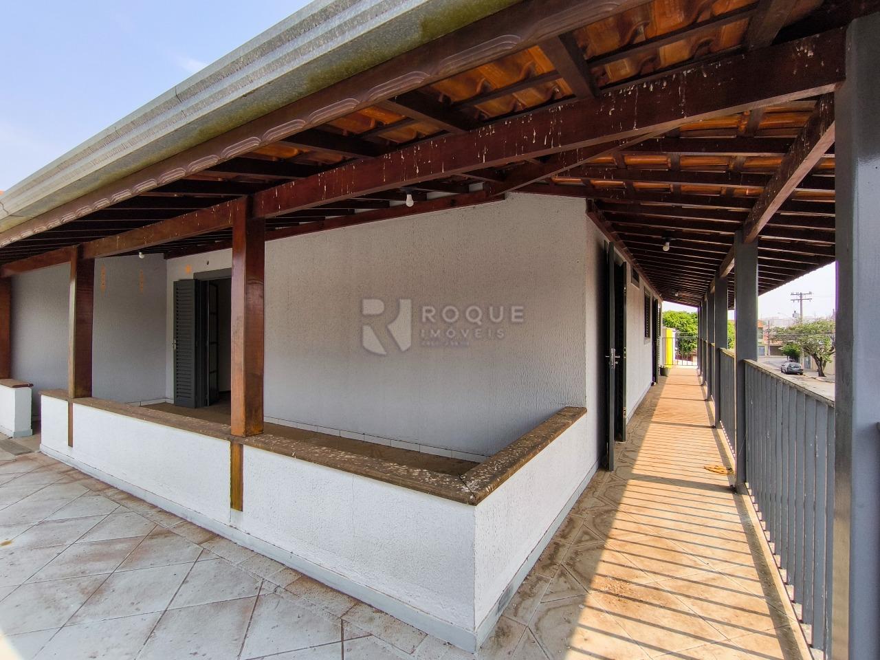 Casa com salão à venda no bairro Jardim Lago Azul: SACADA SUÍTE