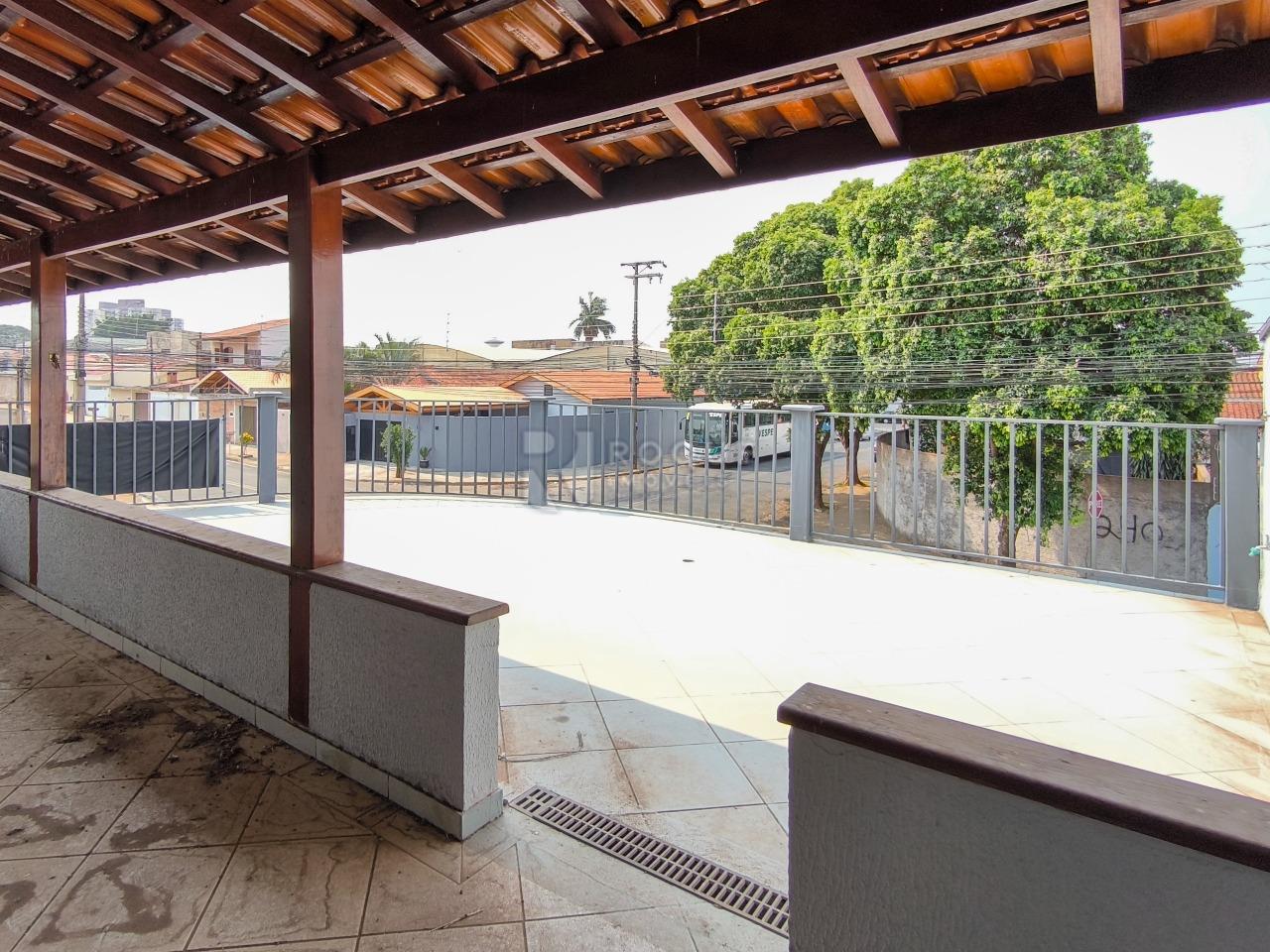 Casa com salão à venda no bairro Jardim Lago Azul: VARANDA DORMITÓRIO 1