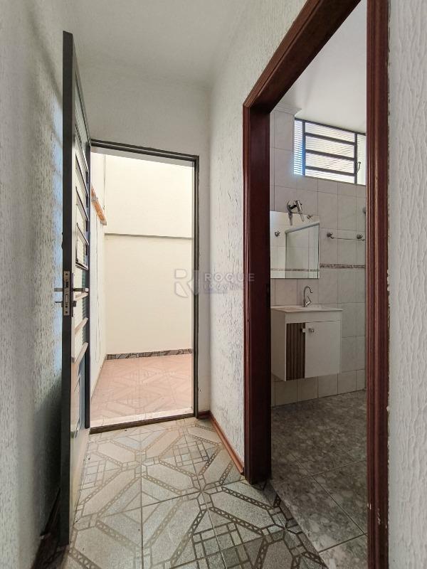 Casa com salão à venda no bairro Jardim Lago Azul: ÁREA DE CIRCULAÇÃO