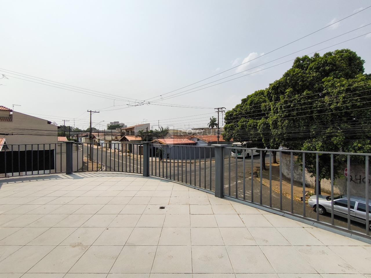 Casa com salão à venda no bairro Jardim Lago Azul: TERRAÇO