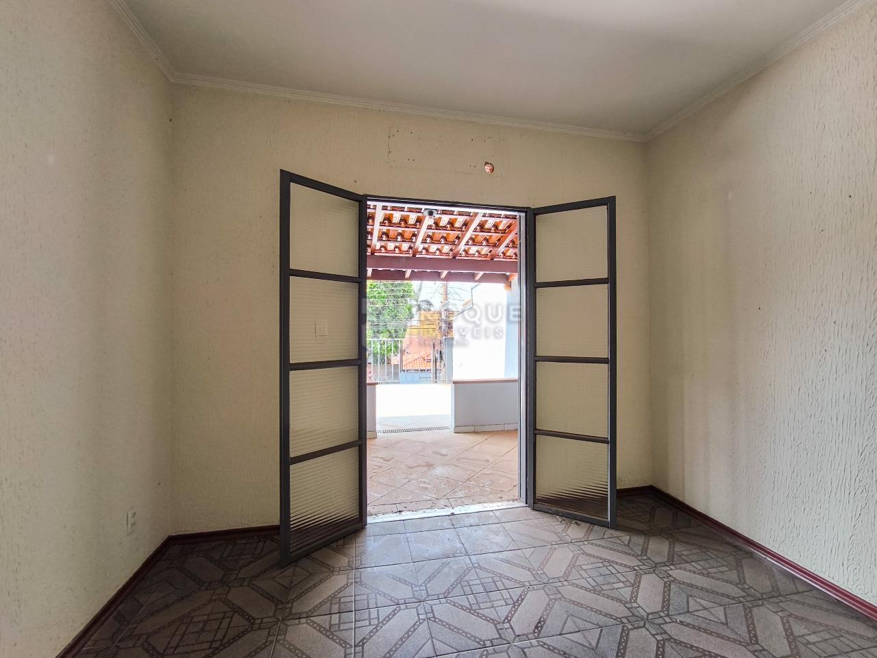 Casa com salão à venda no bairro Jardim Lago Azul: DORMITÓRIO 1