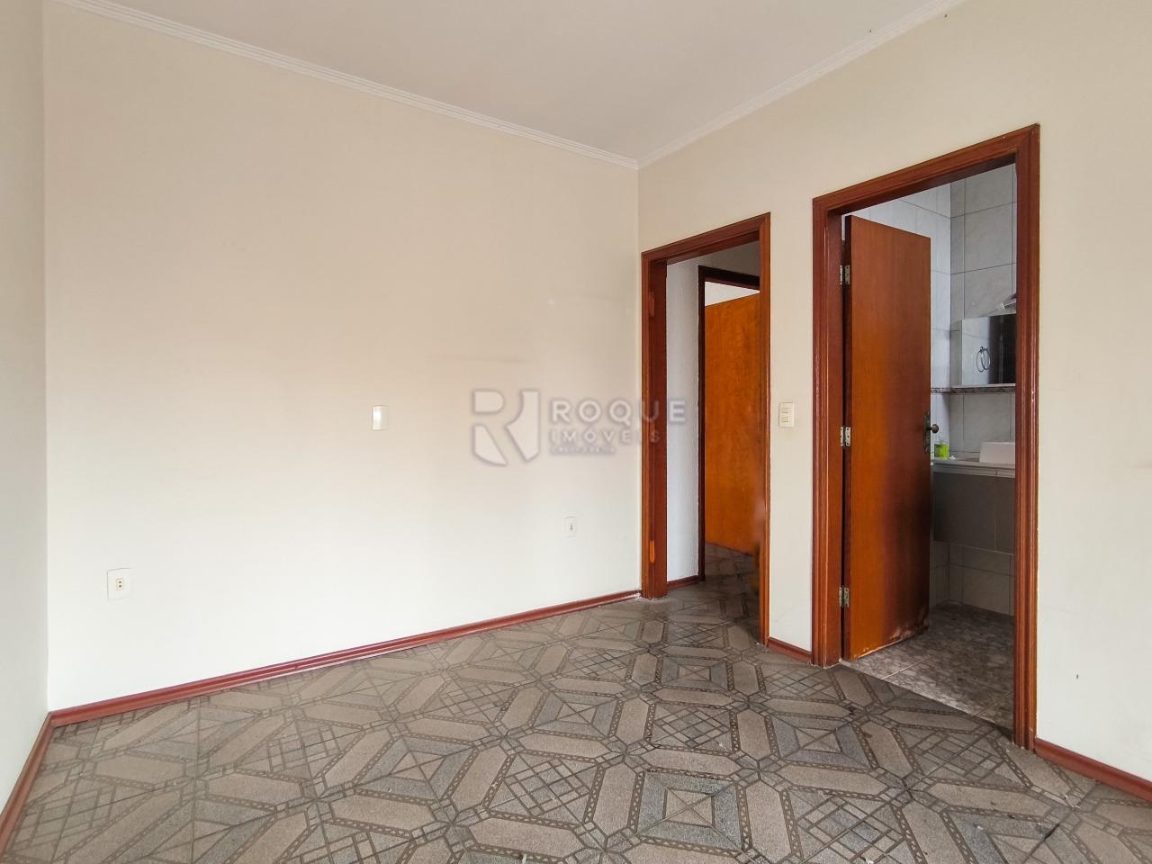 Casa com salão à venda no bairro Jardim Lago Azul: SUÍTE