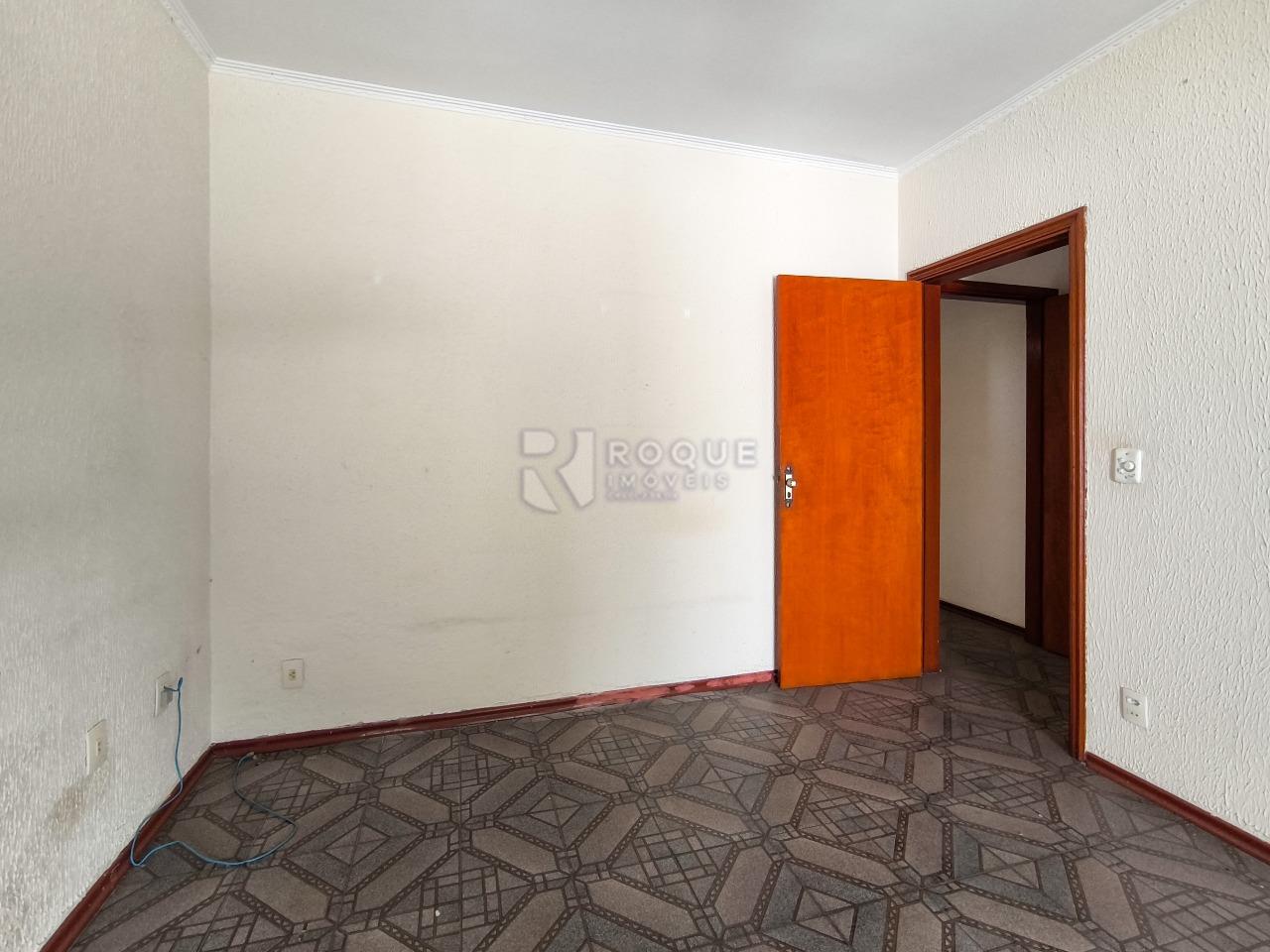 Casa com salão à venda no bairro Jardim Lago Azul: DORMITÓRIO 1