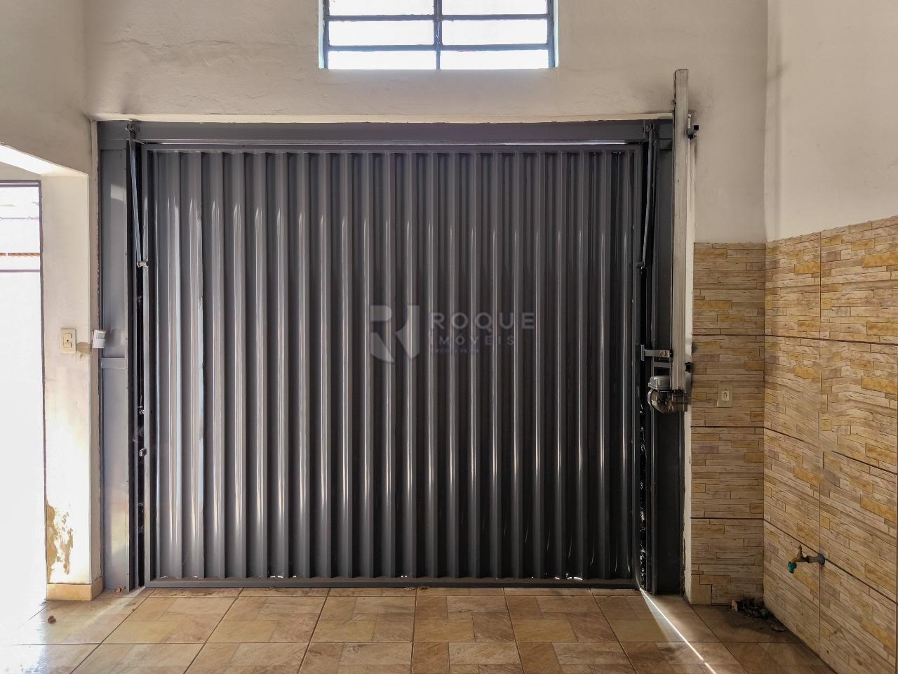 Casa com salão à venda no bairro Jardim Lago Azul: SALÃO 2