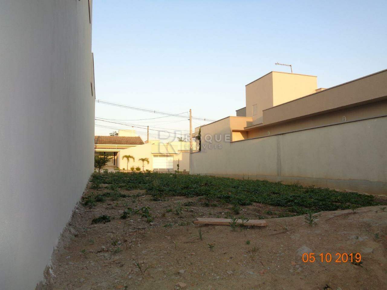 Terreno em condomínio à venda no bairro Jardim Residencial Campo Novo: 