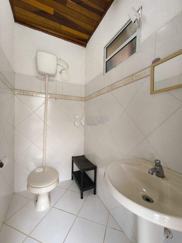 Casa Residencial à venda no bairro Parque Residencial Aeroporto: BANHEIRO SOCIAL EXTERNO