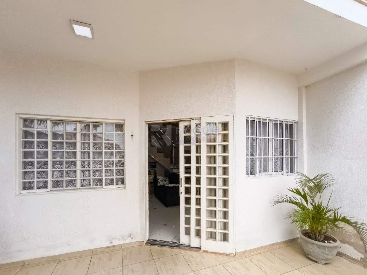 Casa Residencial à venda no bairro Parque Residencial Aeroporto: ENTRADA