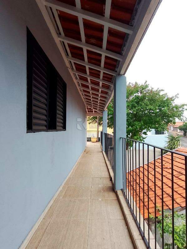 Casa Residencial para aluguel no bairro Jardim Barão de Souza Queiroz: Corredor externo
