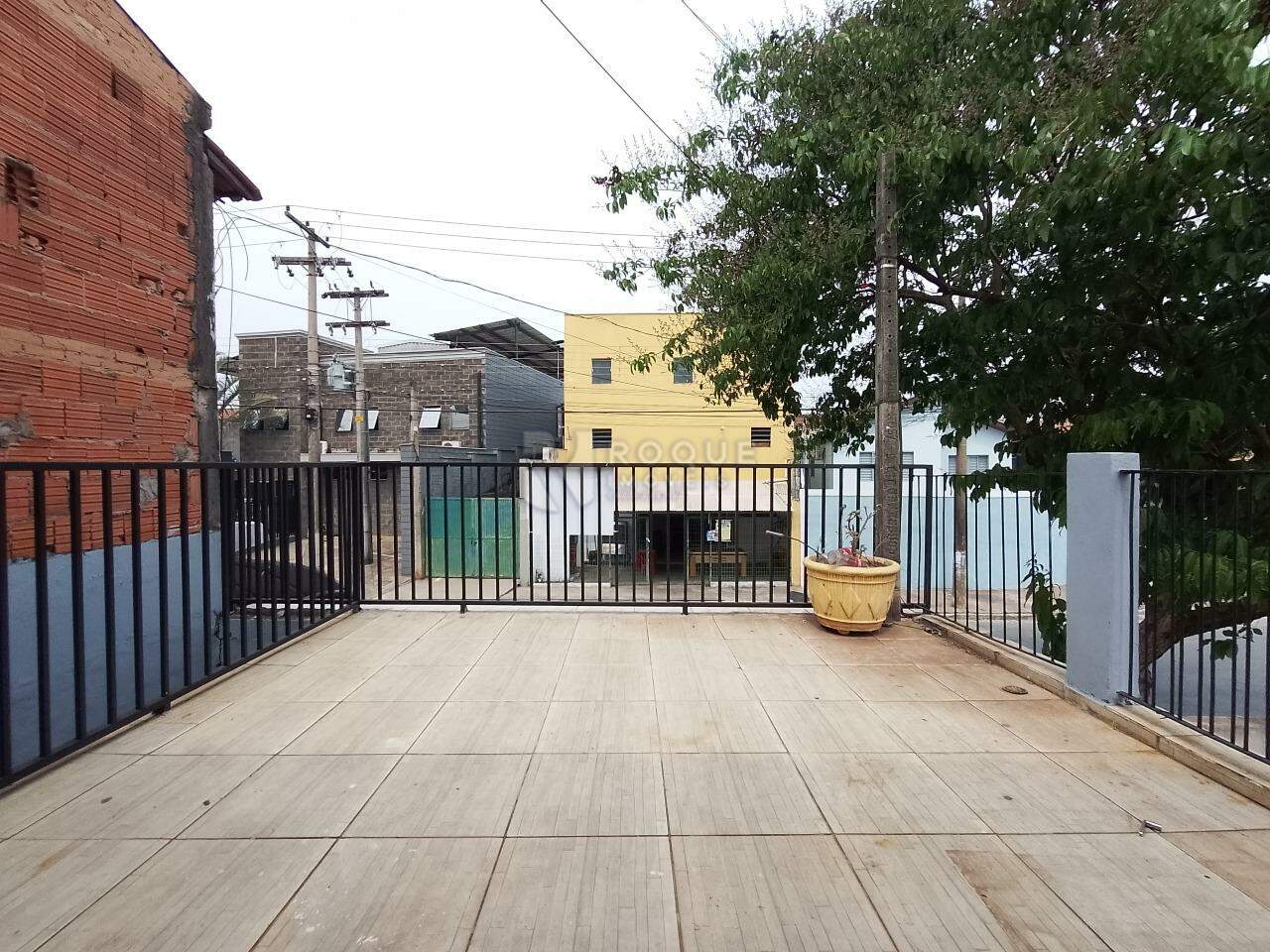 Casa Residencial para aluguel no bairro Jardim Barão de Souza Queiroz: Varanda
