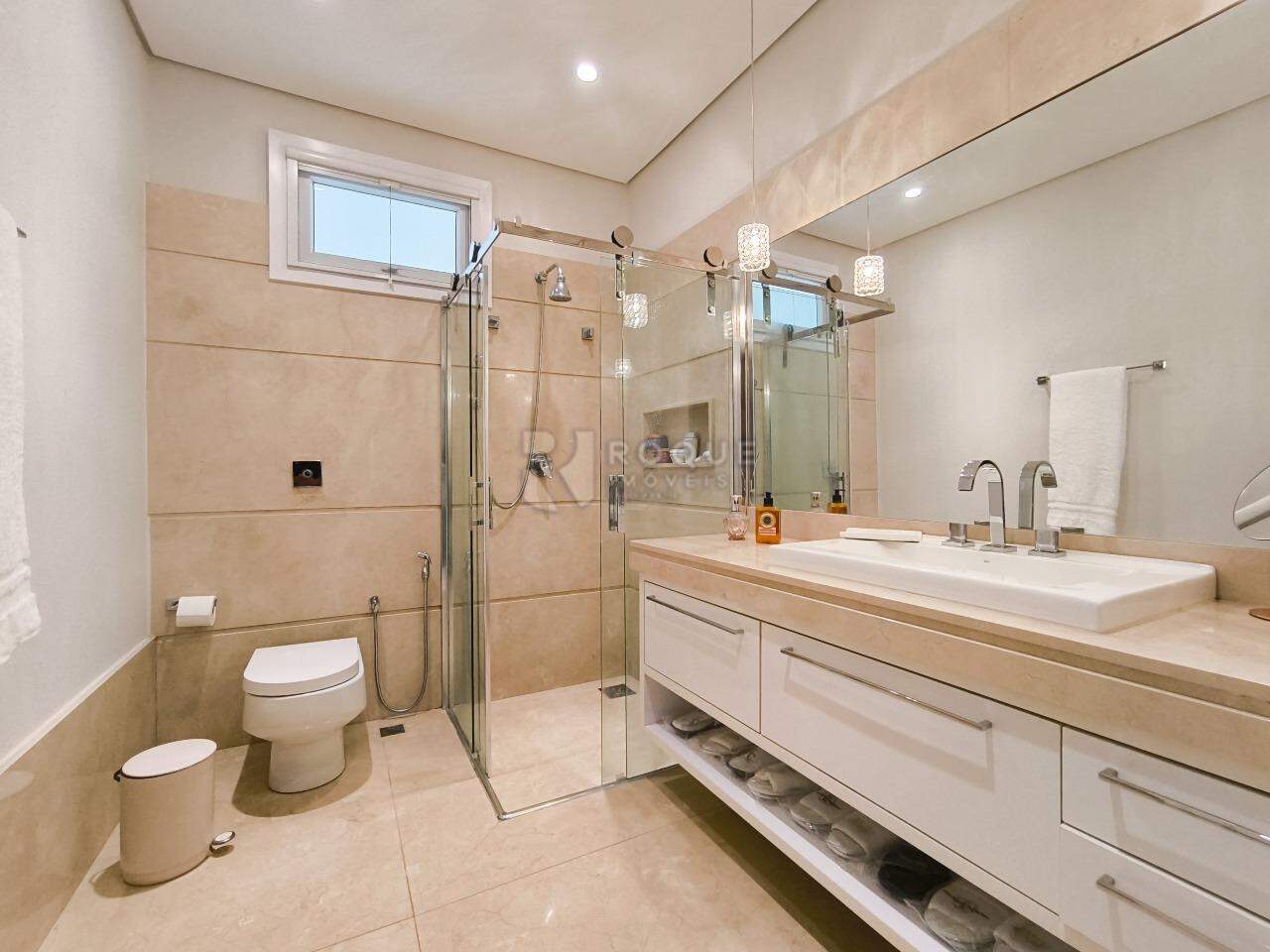 Casa em condomínio à venda no bairro Residencial Ilha de Bali: WC SUÍTE 1