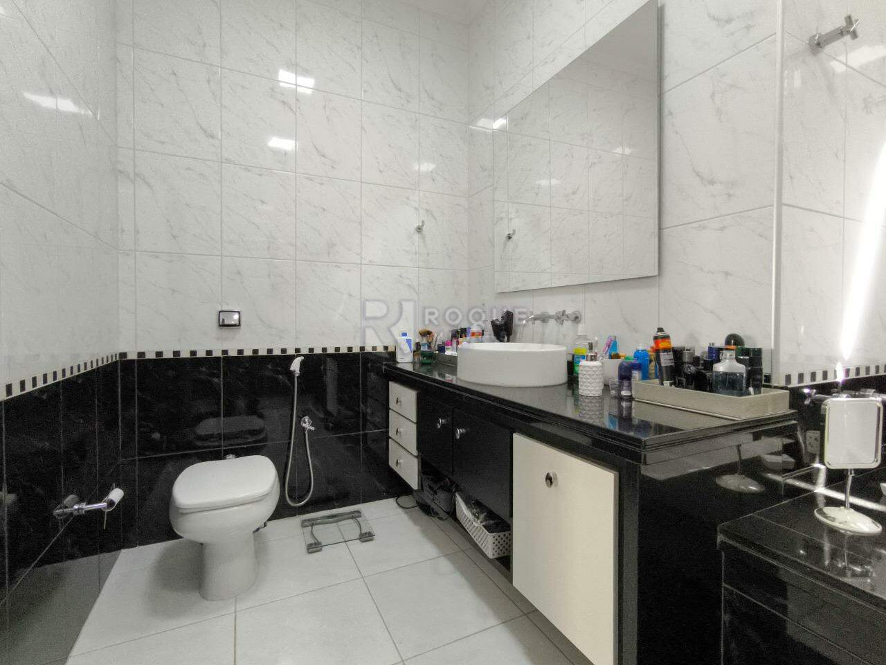 Casa em condomínio à venda no bairro Jardim Parque Avenida: WC SUÍTE