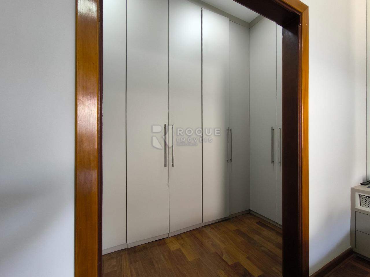 Casa em condomínio à venda no bairro Jardim Parque Avenida: CLOSET