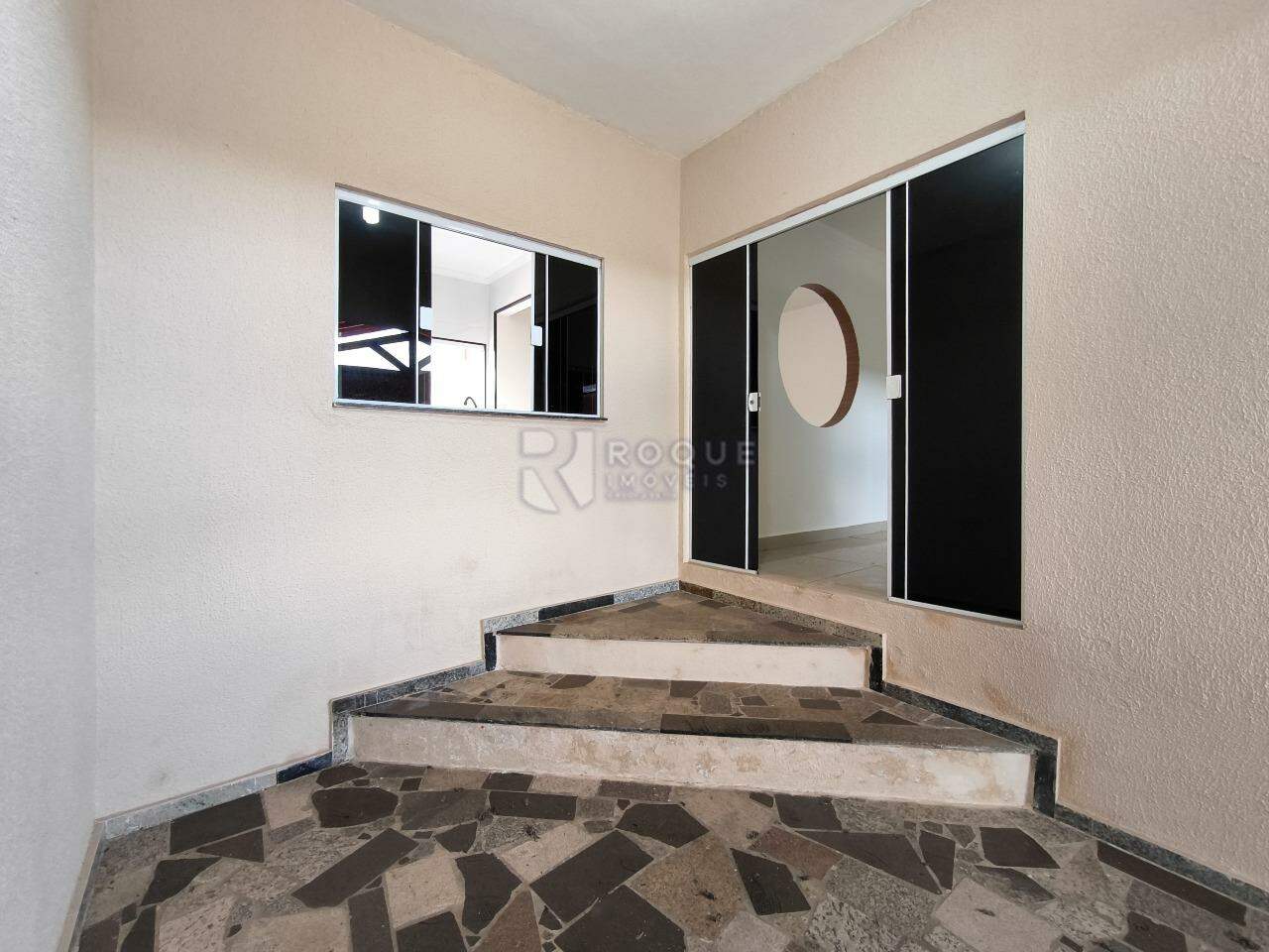 Casa Residencial à venda no bairro Jardim das Palmeiras: ENTRADA