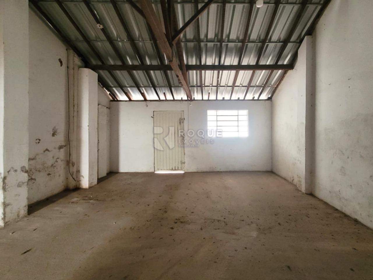 Salão para aluguel no bairro Centro: Salão fundos