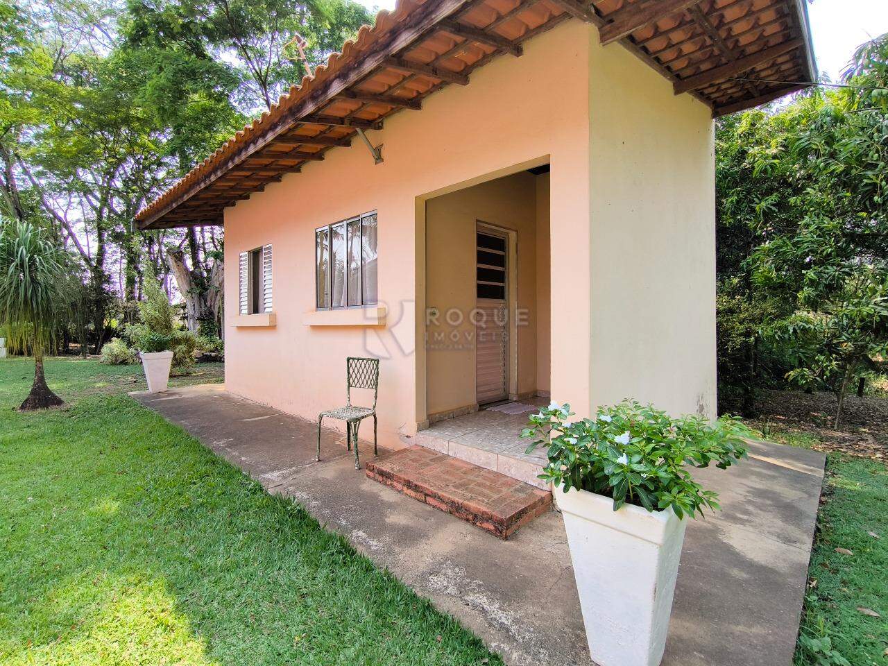 Chácara à venda no bairro Área Rural de Limeira: CASA DO CASEIRO