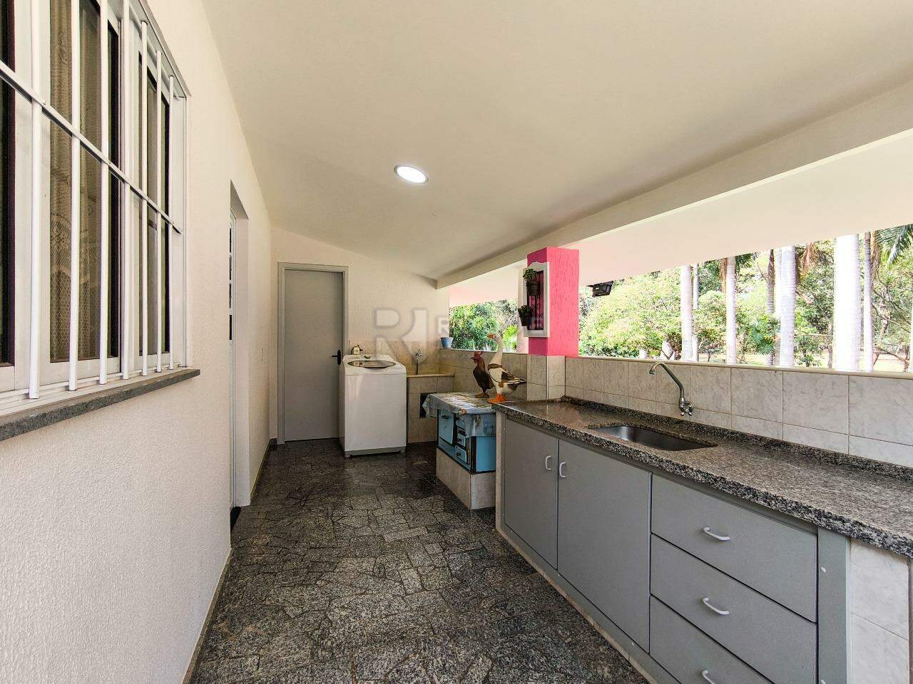 Chácara à venda no bairro Área Rural de Limeira: ÁREA DE SERVIÇO