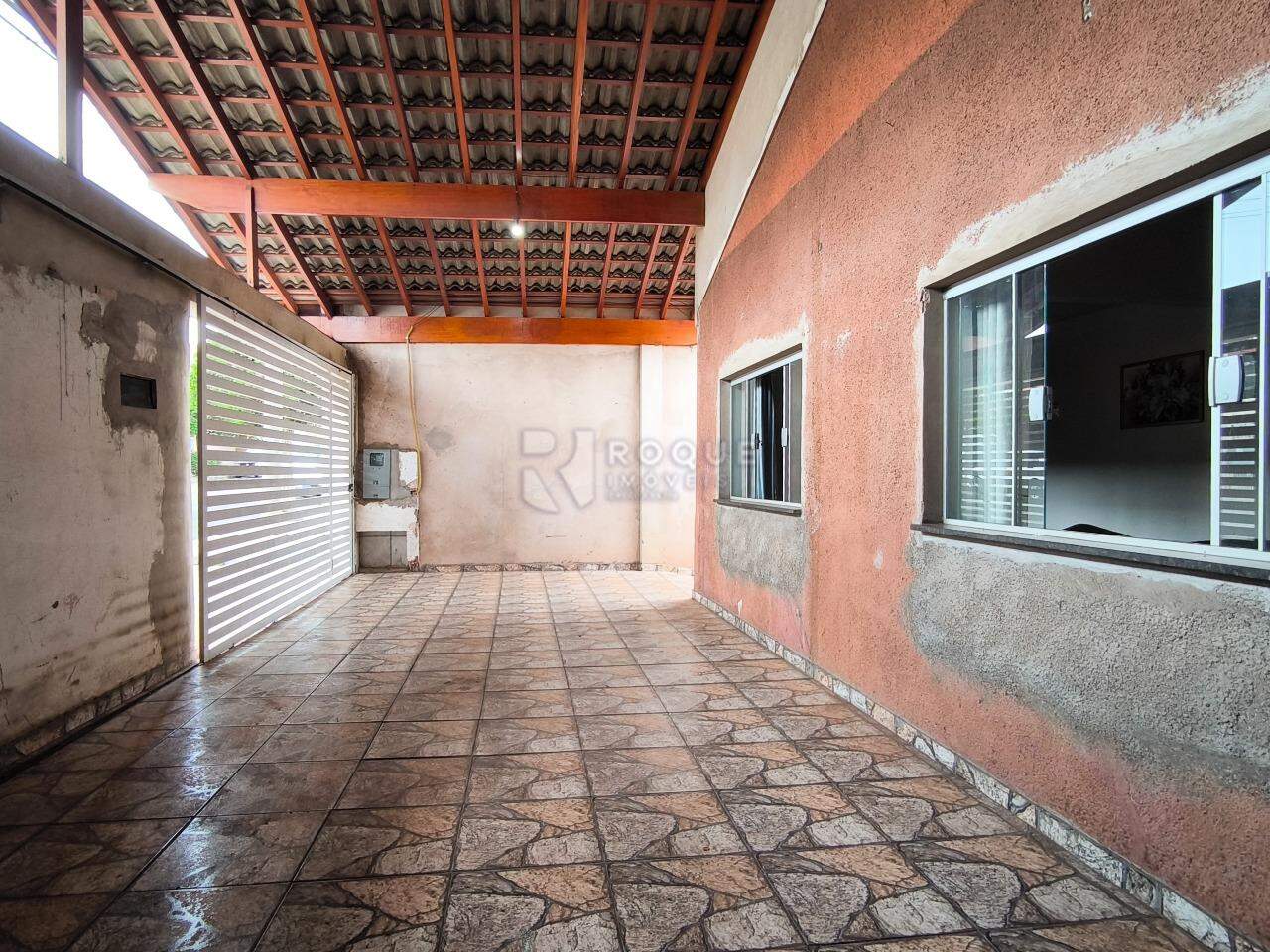 Casa Residencial à venda no bairro Parque Hippolyto: GARAGEM