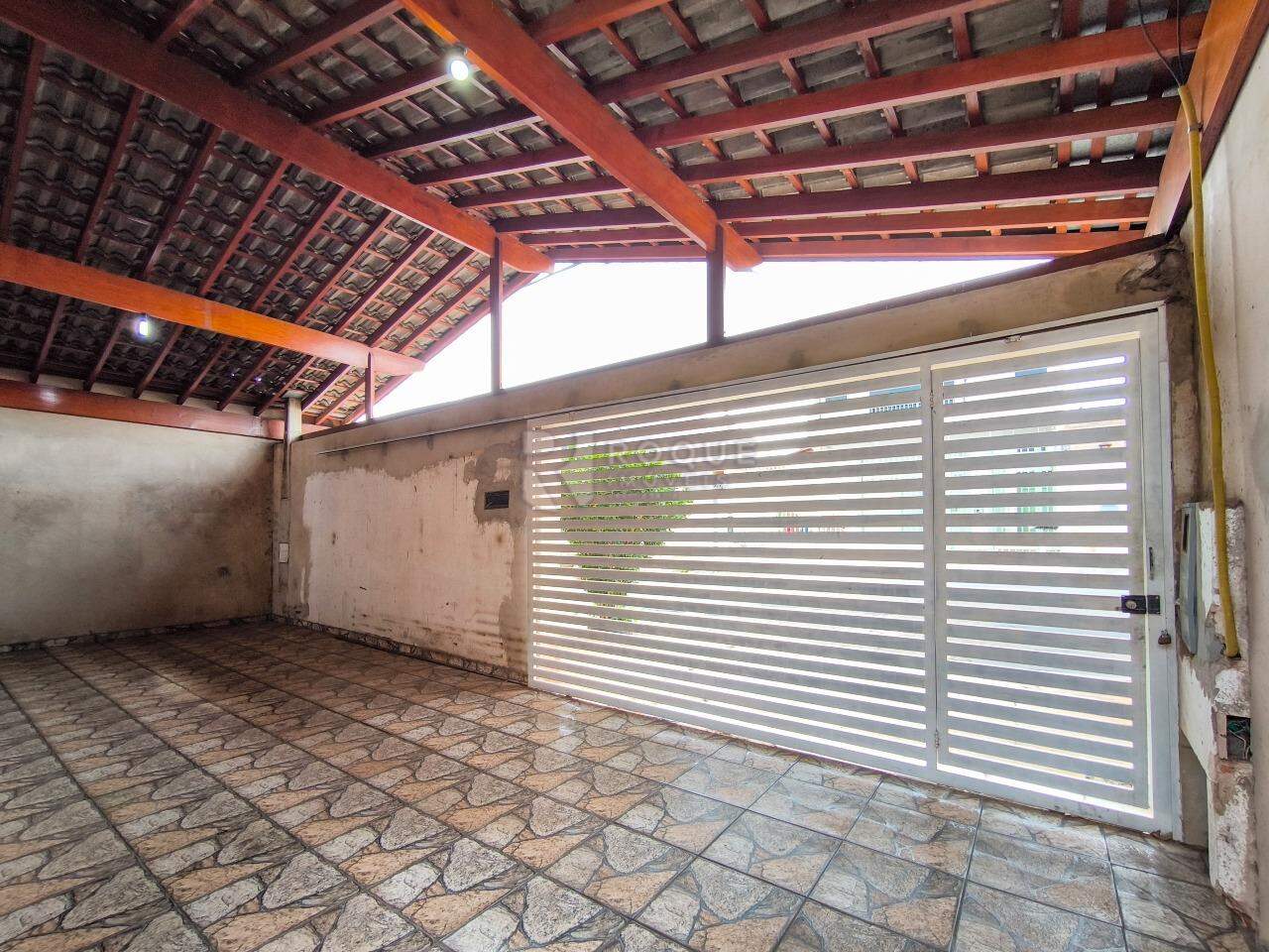 Casa Residencial à venda no bairro Parque Hippolyto: ENTRADA