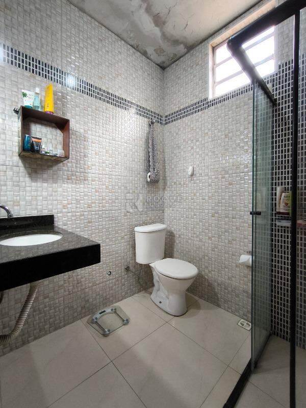 Casa Residencial à venda no bairro Parque Hippolyto: BANHEIRO SOCIAL 1