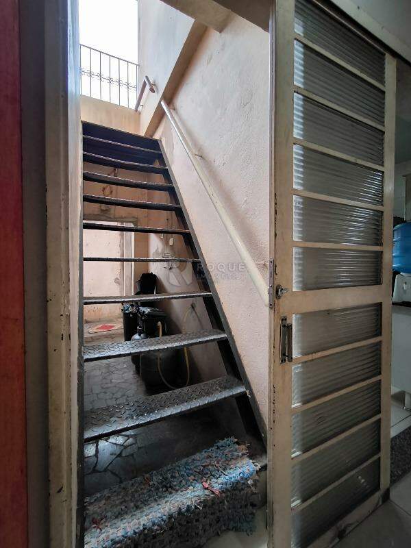 Casa Residencial à venda no bairro Parque Hippolyto: ACESSO TERRAÇO
