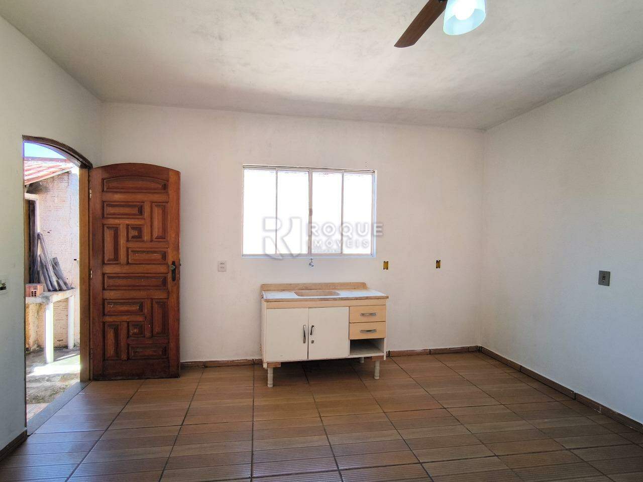 Casa Residencial à venda no bairro Parque Hippolyto: COZINHA 2