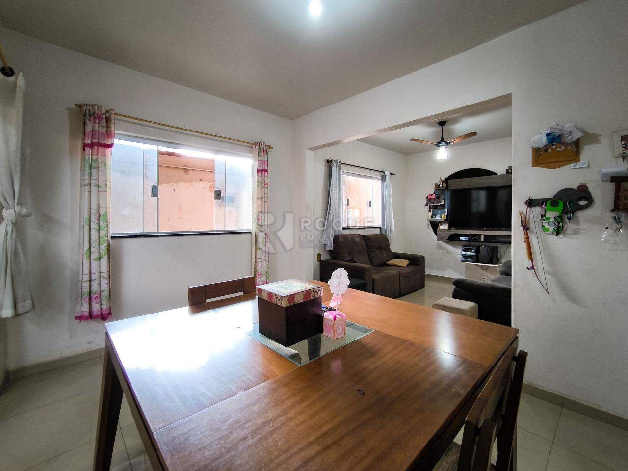 Casa Residencial à venda no bairro Parque Hippolyto: SALA DE JANTAR