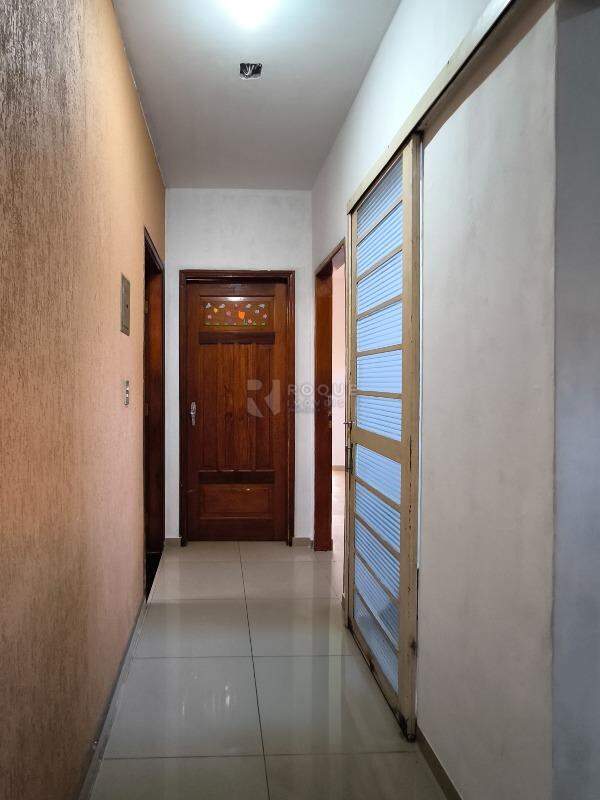 Casa Residencial à venda no bairro Parque Hippolyto: CORREDOR INTERNO