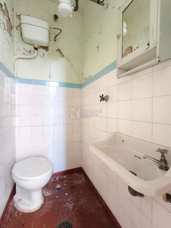 Casa Residencial à venda no bairro Centro: BANHEIRO SOCIAL EXTERNO