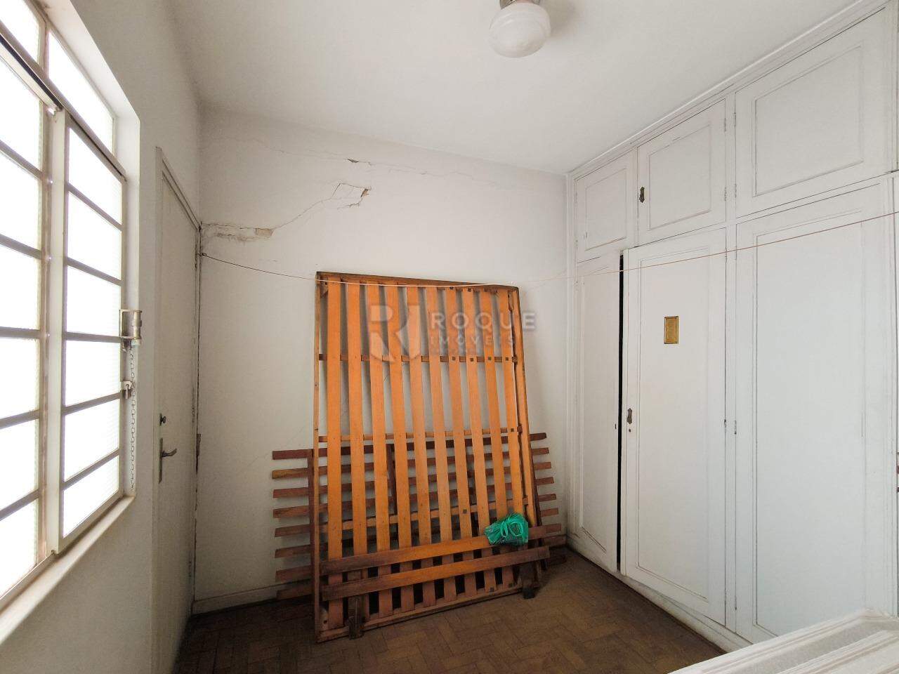 Casa Residencial à venda no bairro Centro: ÁREA DE DESPEJO