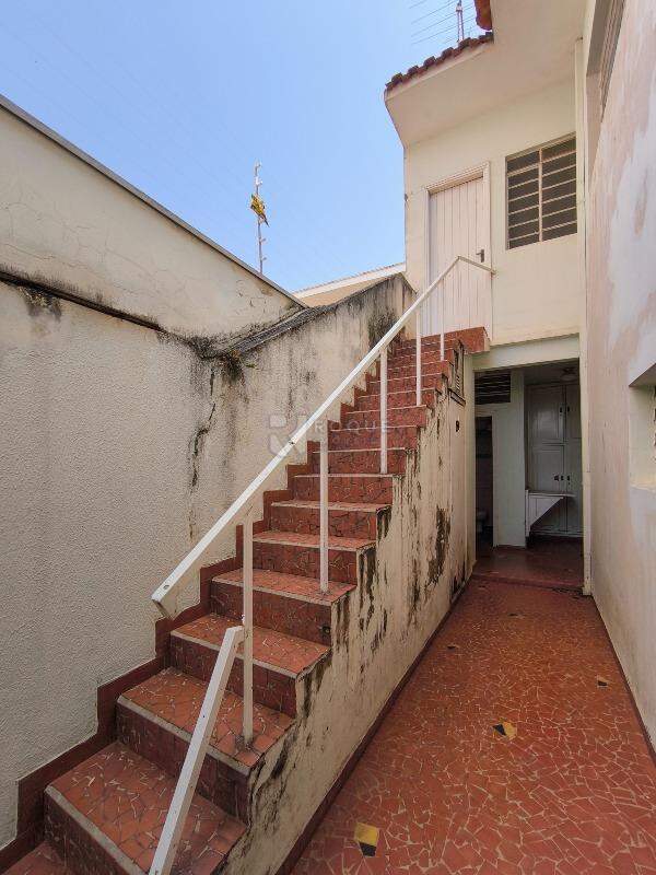 Casa Residencial à venda no bairro Centro: ACESSO PISO SUPERIOR