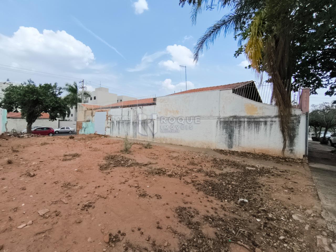 Terreno à venda no bairro Vila Claudia: 