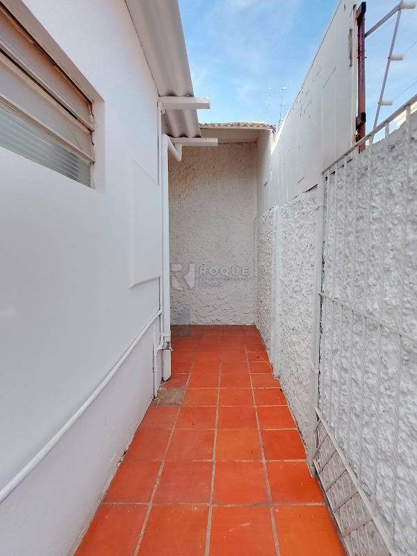 Casa Residencial para aluguel no bairro Vila Santa Lucia: Corredor externo