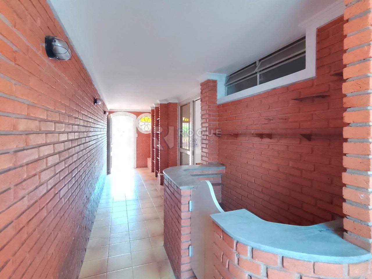 Casa Residencial para aluguel no bairro Vila Santa Lucia: Corredor interno