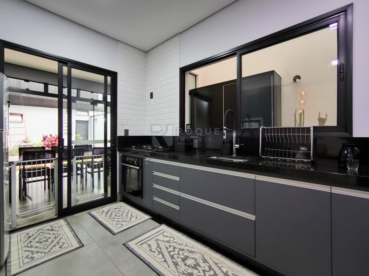 Casa em condomínio à venda no bairro Terras de São Bento II: COZINHA