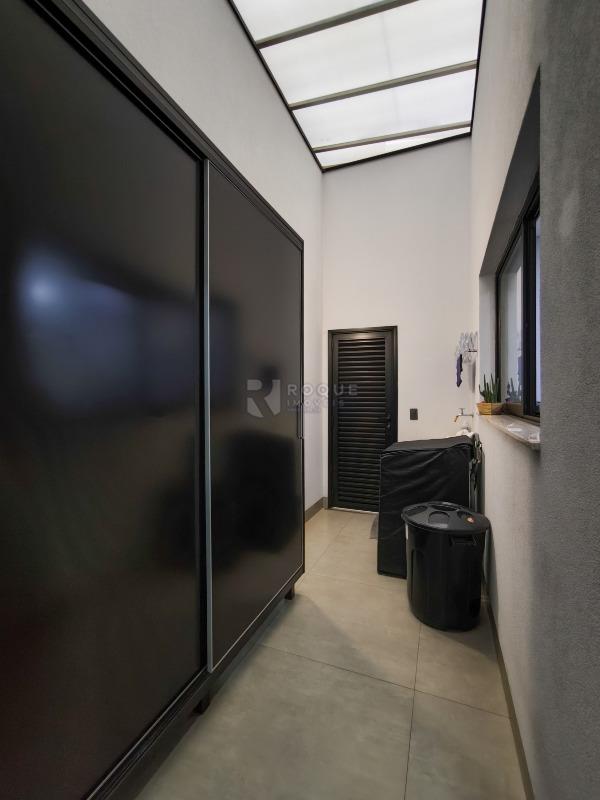 Casa em condomínio à venda no bairro Terras de São Bento II: ÁREA DE SERVIÇO