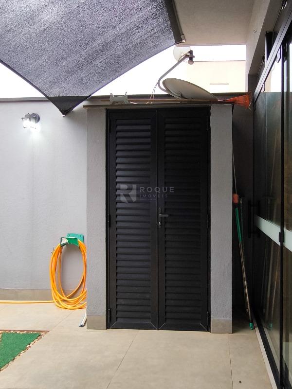 Casa em condomínio à venda no bairro Terras de São Bento II: ARMÁRIO EXTERNO