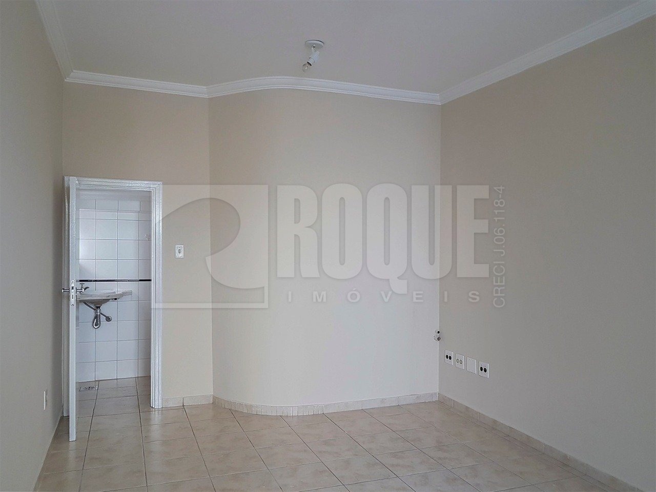 Casa Comercial à venda no bairro Centro: 