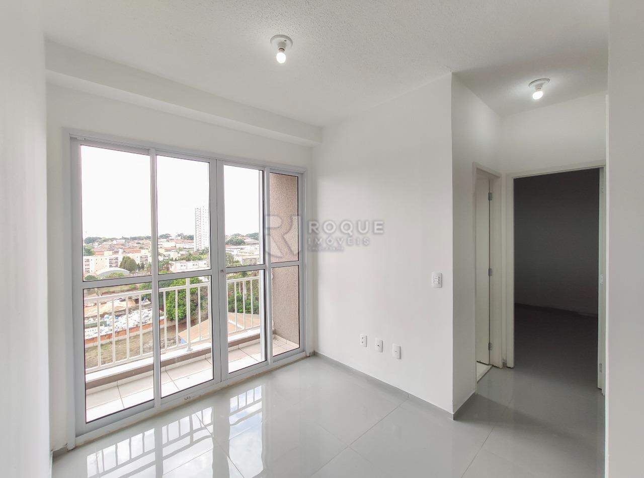 Apartamento para aluguel no bairro Chácaras Antonieta: Sala 