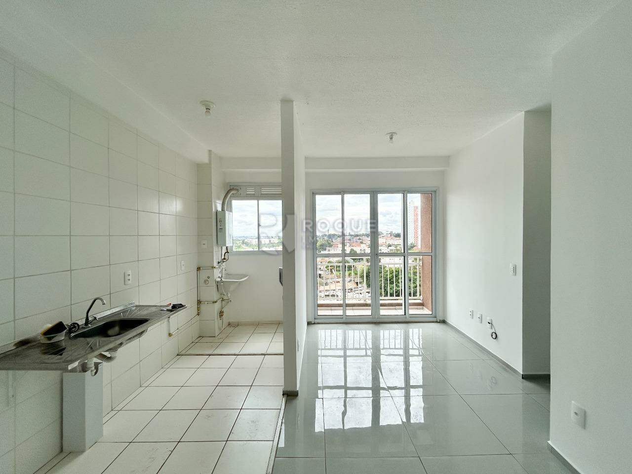 Apartamento para aluguel no bairro Chácaras Antonieta: Sala 