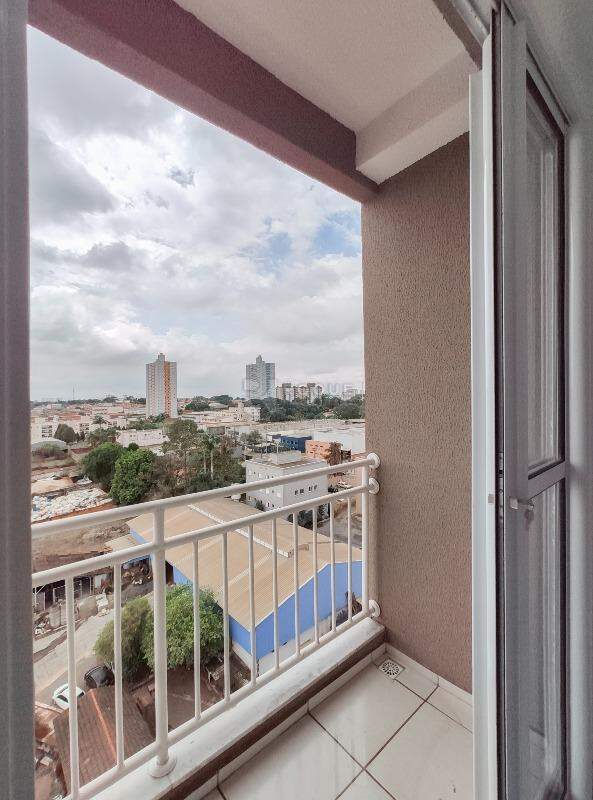 Apartamento para aluguel no bairro Chácaras Antonieta: Sacada 