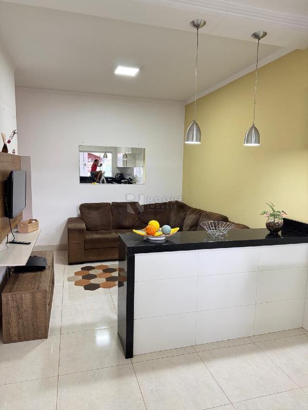 Casa Residencial à venda no bairro Vila Camargo: 