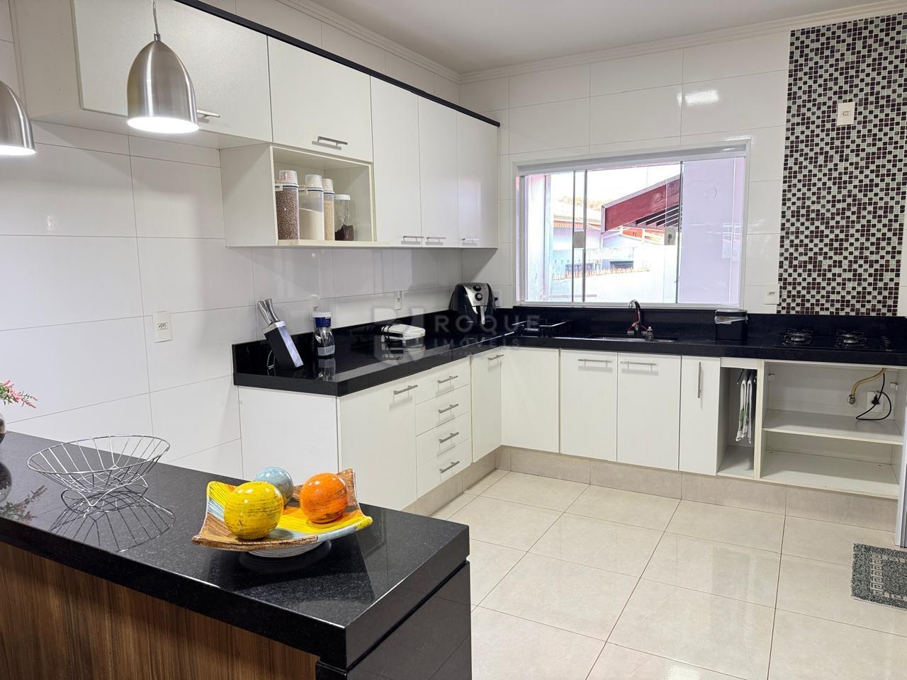 Casa Residencial à venda no bairro Vila Camargo: 