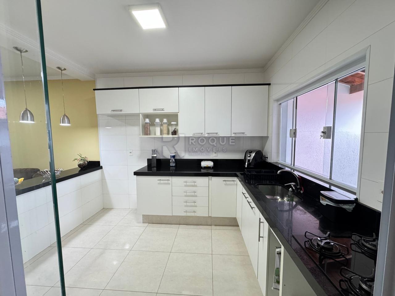 Casa Residencial à venda no bairro Vila Camargo: 