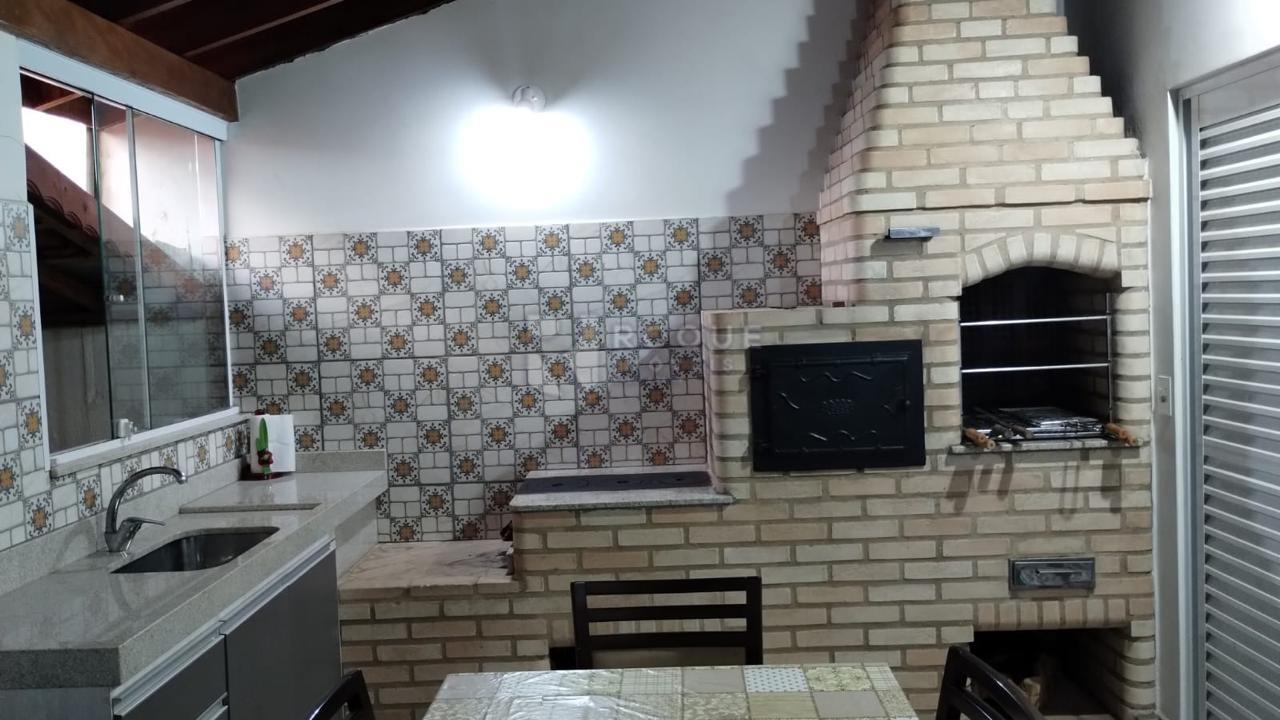 Casa Residencial à venda no bairro Vila Camargo: 