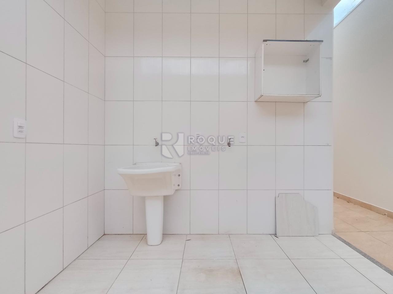 Casa Residencial para aluguel no bairro Residencial Interlagos: Lavanderia