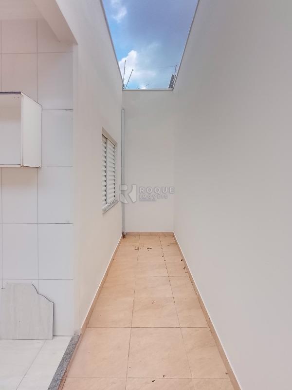 Casa Residencial para aluguel no bairro Residencial Interlagos: Fundos