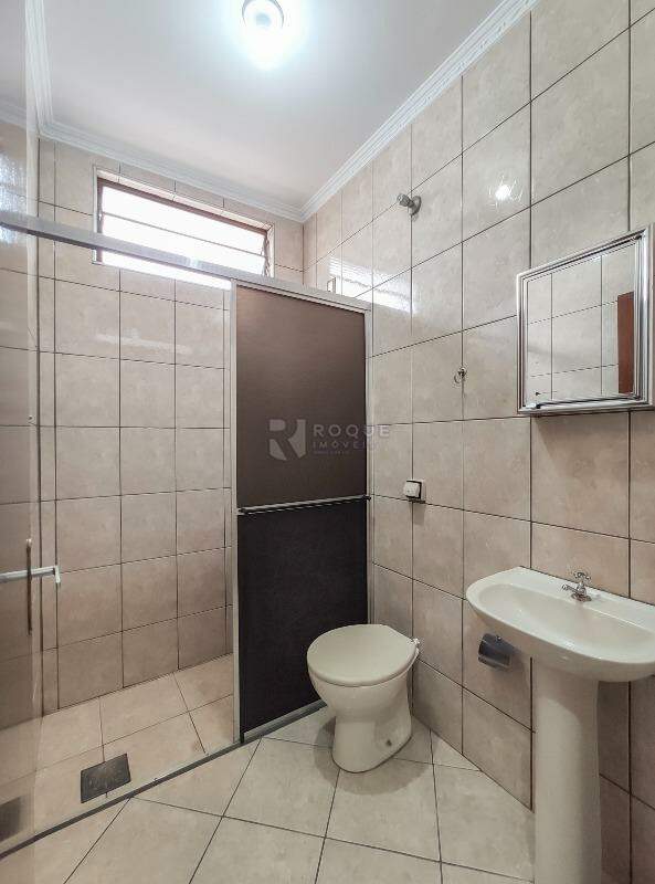 Casa Residencial para aluguel no bairro Vila Piza: WC social 